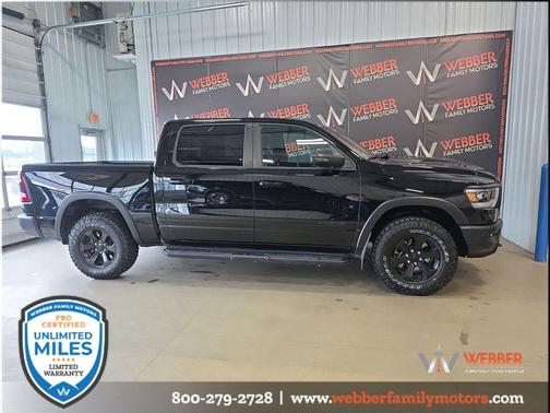 Diamond Black Crystal Pearlcoat 2024 RAM 1500 Rebel