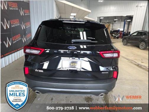 AGATE BLACK METALLIC 2026 Ford Escape ST-Line
