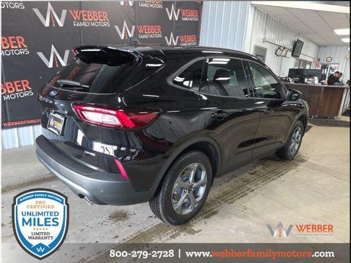 AGATE BLACK METALLIC 2026 Ford Escape ST-Line