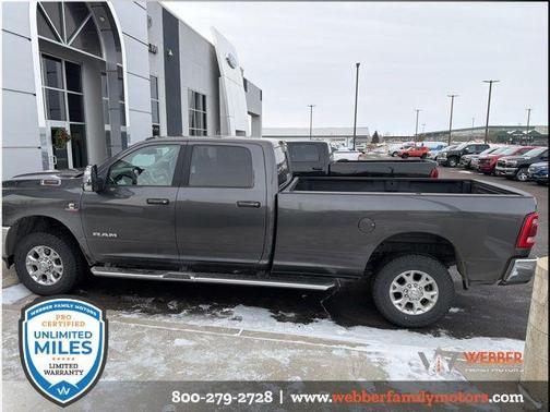 2023 RAM 3500 Laramie Crew Cab 4x4 8' Box