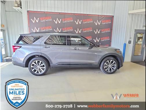 CARBONIZED GRAY METALLIC 2026 Ford Explorer ST-Line