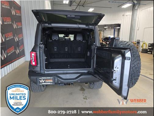 CARBONIZED GREY METALLIC 2021 Ford Bronco Badlands