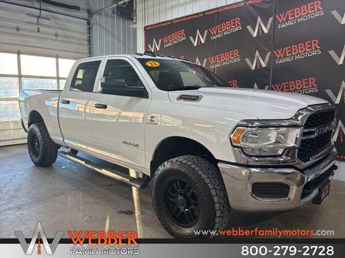 2022 RAM 2500 Tradesman Crew Cab 4x4 6'4' Box