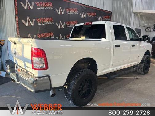 2022 RAM 2500 Tradesman Crew Cab 4x4 6'4' Box