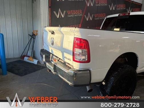 2022 RAM 2500 Tradesman Crew Cab 4x4 6'4' Box