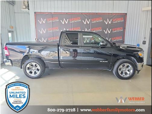 Diamond Black Crystal Pearlcoat 2019 RAM 1500 Big Horn