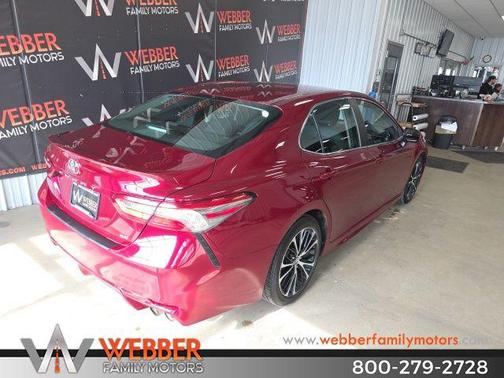 2018 Toyota Camry SE