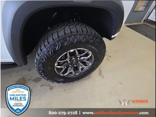 Summit White 2026 Chevrolet Colorado ZR2