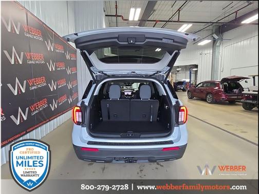 SPACE WHITE METALLIC 2026 Ford Explorer Active