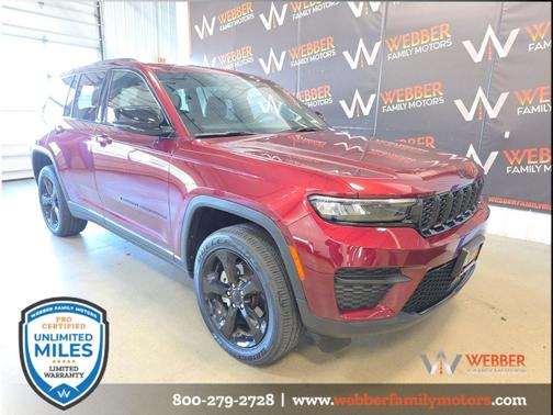 Velvet Red Pearlcoat 2023 Jeep Grand Cherokee Altitude