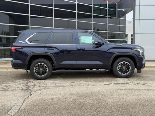 2025 Toyota Sequoia SR5