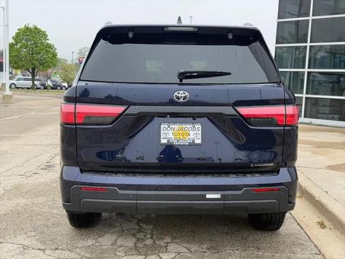2025 Toyota Sequoia SR5