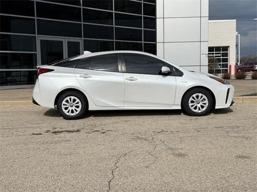 2021 Toyota Prius LE