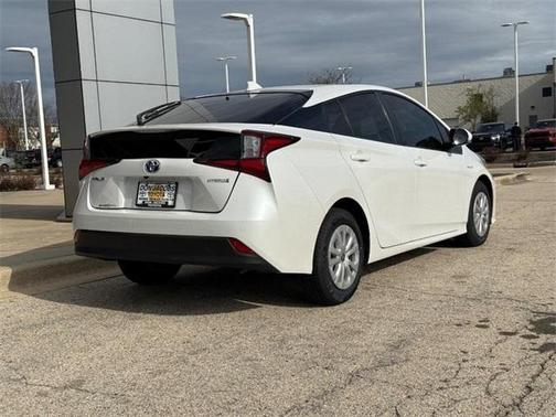 2021 Toyota Prius LE