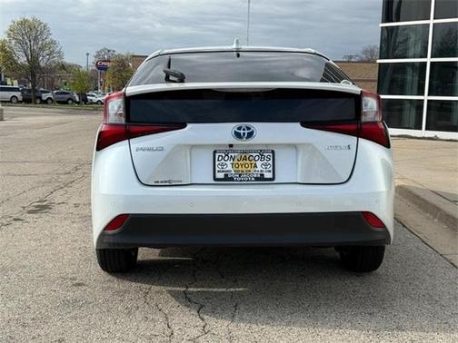2021 Toyota Prius LE