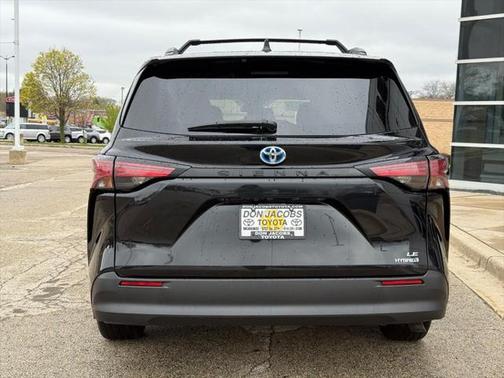 2021 Toyota Sienna LE