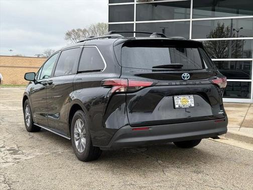 2021 Toyota Sienna LE