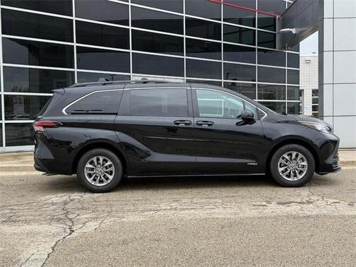 2021 Toyota Sienna LE