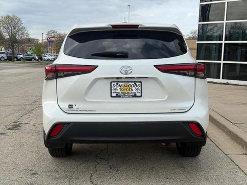 2021 Toyota Highlander LE