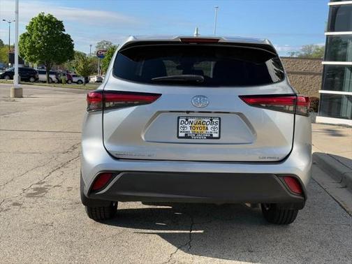 2021 Toyota Highlander LE