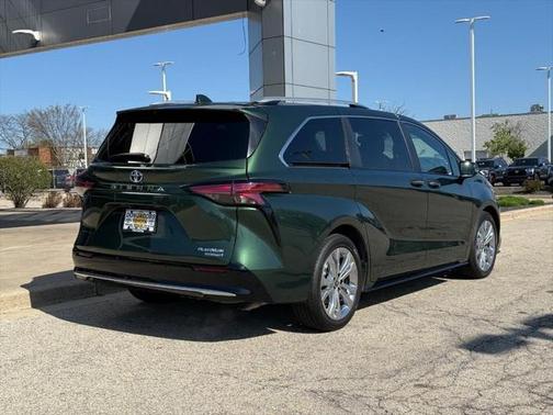 2023 Toyota Sienna Platinum 7 Passenger