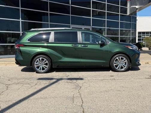 2023 Toyota Sienna Platinum 7 Passenger