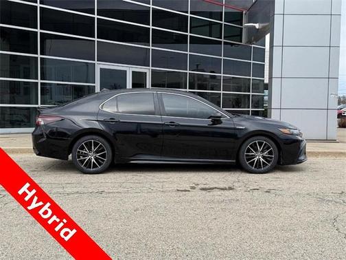 2021 Toyota Camry Hybrid SE