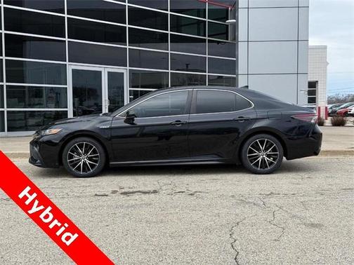 2021 Toyota Camry Hybrid SE