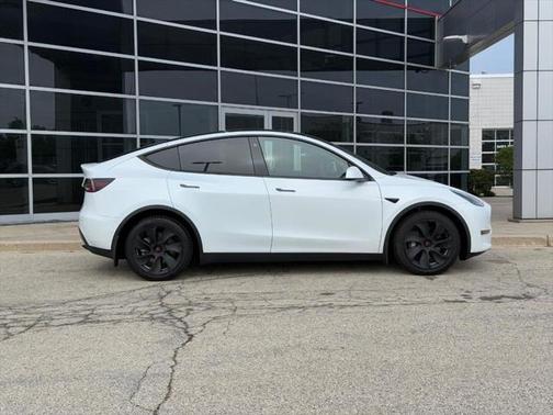 2022 Tesla Model Y Long Range Dual Motor All-Wheel Drive