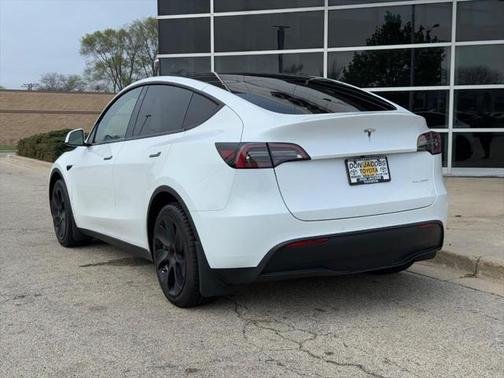2022 Tesla Model Y Long Range Dual Motor All-Wheel Drive