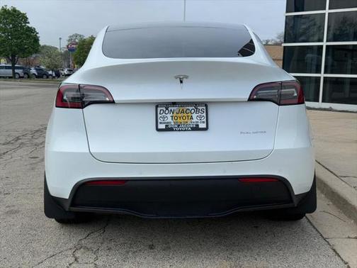 2022 Tesla Model Y Long Range Dual Motor All-Wheel Drive