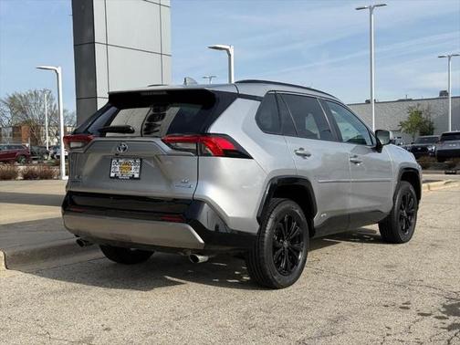 2022 Toyota RAV4 Hybrid SE