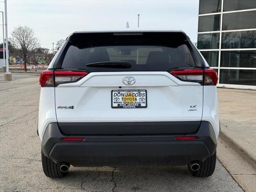 2022 Toyota RAV4 LE