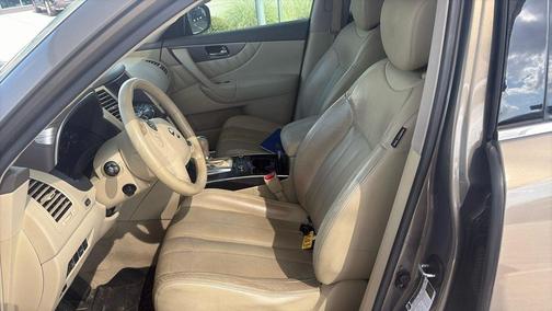 2015 INFINITI QX70 Base