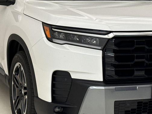 Platinum White Pearl 2026 Honda Pilot Touring S