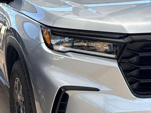 Lunar Silver Metallic 2025 Honda Pilot TrailSport