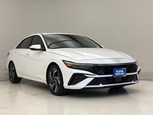 2025 Hyundai ELANTRA Limited