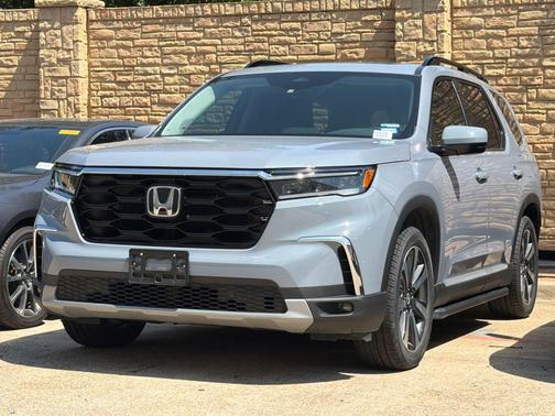 Sonic Gray Pearl 2025 Honda Pilot Touring