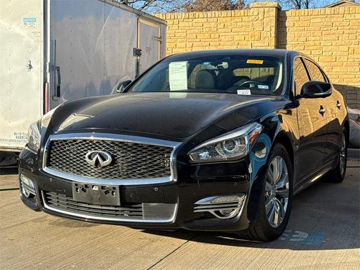 2015 INFINITI Q70L 5.6