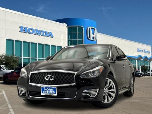 2015 INFINITI Q70L 5.6