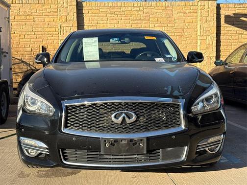 2015 INFINITI Q70L 5.6