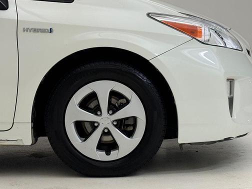 Blizzard Pearl 2015 Toyota Prius Four
