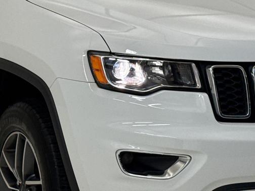 Bright White Clearcoat 2022 Jeep Grand Cherokee WK Limited