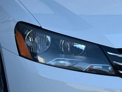 2012 Volkswagen Passat 2.5 SEL