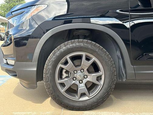 Crystal Black Pearl 2024 Honda Passport TrailSport