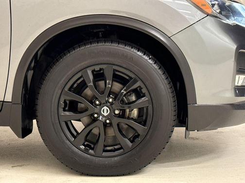 Gun Metallic 2018 Nissan Rogue SV