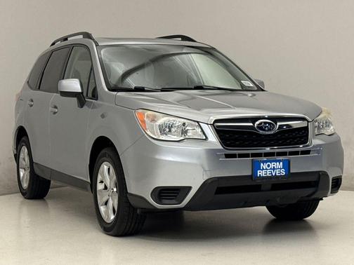 Ice Silver Metallic 2014 Subaru Forester 2.5i Premium