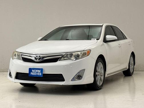 Super White 2012 Toyota Camry XLE