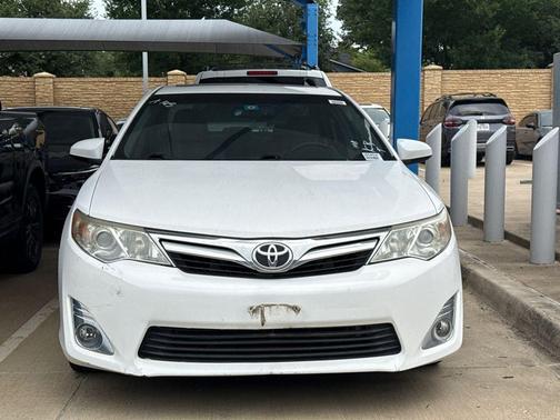 Super White 2012 Toyota Camry XLE
