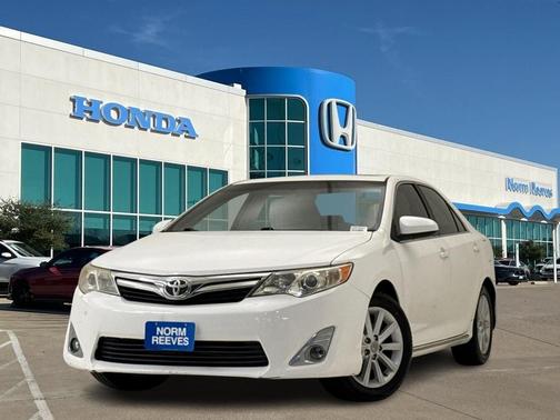Super White 2012 Toyota Camry XLE